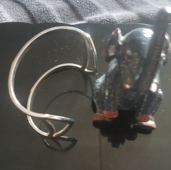 NEW Jules Smith Jane Cuff Bracelet with Triangle Design - Picture 3 of 5